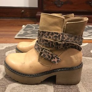 LAST CHANCE Leopard Print Platform combat Boots